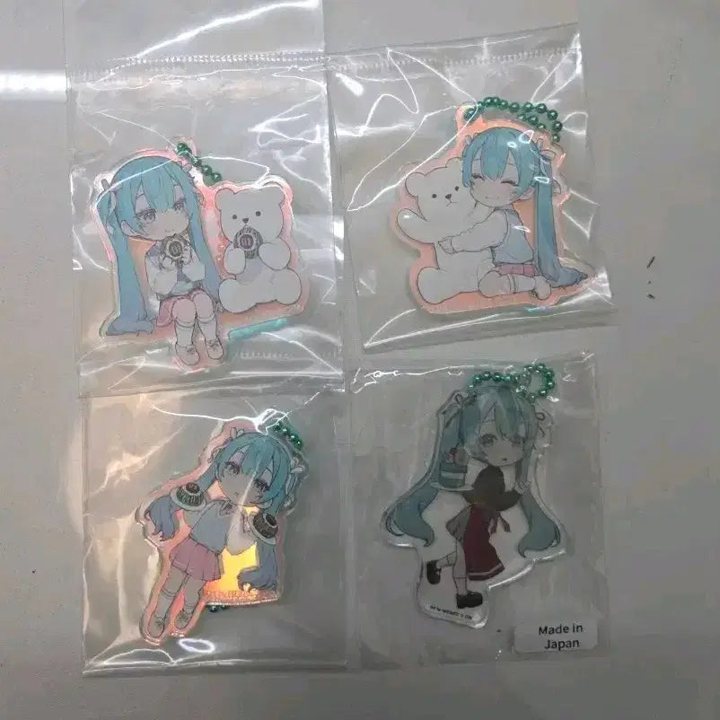[BUNJANG] Vocaloid Hatsune Miku Mintheim Atmosphere Acrylic Keyring / 보컬로이드 하츠네 미쿠 민트하임 엣모스피어 아크릴 키링