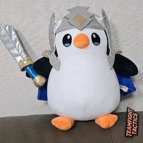 [BUNJANG] TFT Pengu Knight Champion Plush Doll / TFT 펭구, 기사단 챔피언 인형