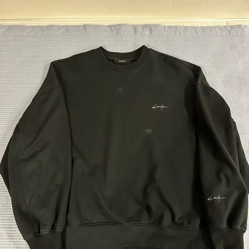 [BUNJANG] Songzio Homme Embroidered Crewneck Sweatshirt / 송지오옴므 24시즌 자수 크루넥 50사이즈
