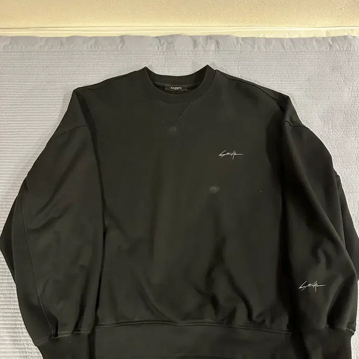[BUNJANG] Songzio Homme Embroidered Crewneck Sweatshirt / 송지오옴므 24시즌 자수 크루넥 50사이즈