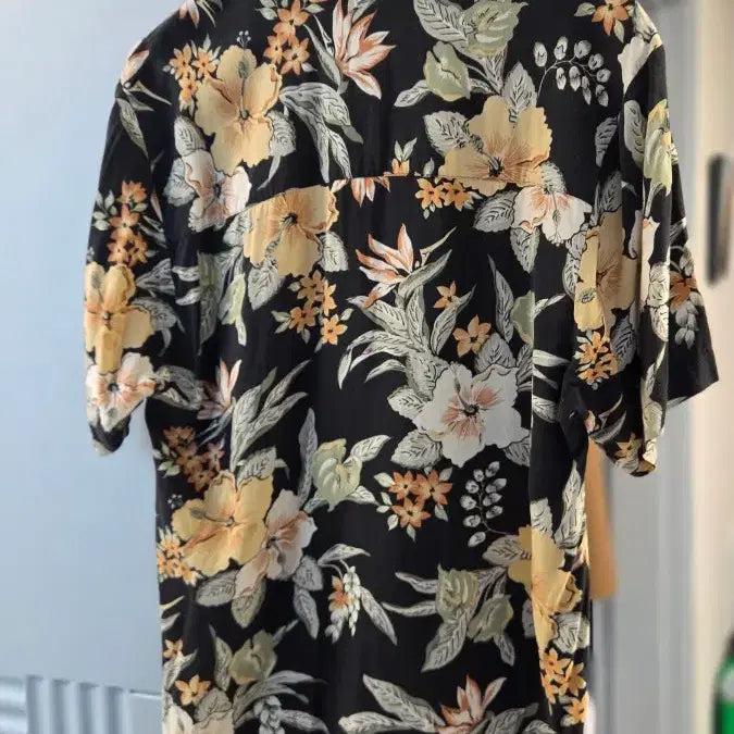 [BUNJANG] Floral Pattern Short-Sleeve Shirt - Black / (100) 꽃무늬 플라워 반팔 셔츠 블랙