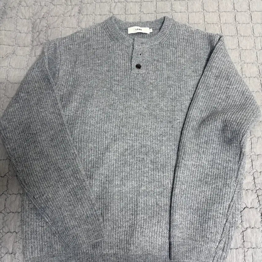 [BUNJANG] LeHar Oversized Henley Neck Knit Sweater / 르아르 오버핏 헨리넥 니트