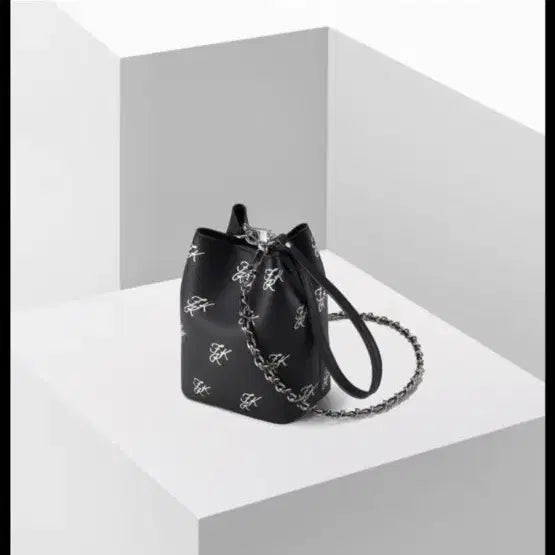 [BUNJANG] Find Kapoor FKR Monogram Mini Pingo Bag Black / 파인드카푸어 FKR 모노그램 미니 핑고백 블랙