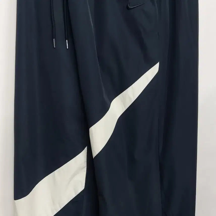 [BUNJANG] Nike Swoosh Woven Pants (Black) / 나이키 L/34 스우시 우븐 팬츠. BK. A