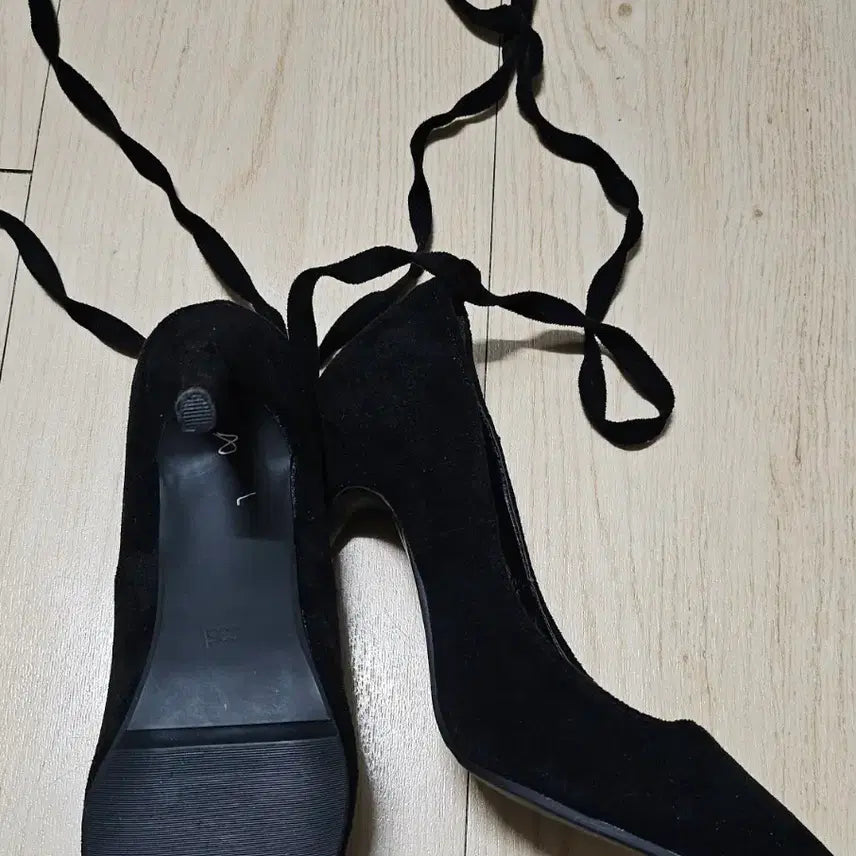 [BUNJANG] Zicolini Suede Black Pumps / 지꼴리니 스웨이드 블랙 펌프스힐