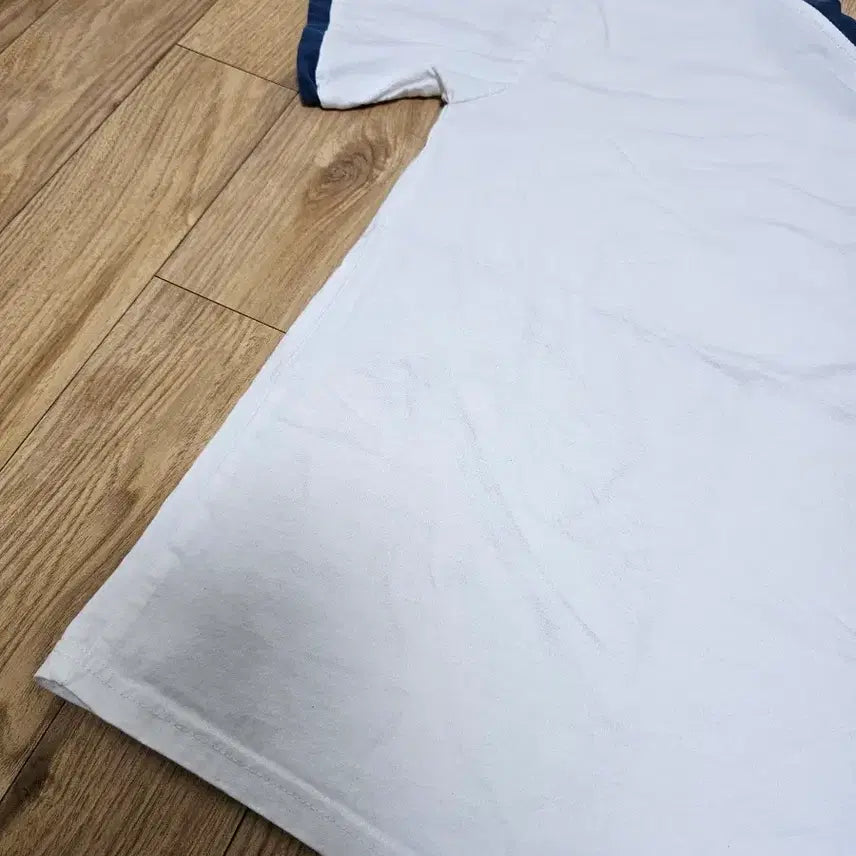 [SOLD OUT] 흰색 반팔 티셔츠 L사이즈 (170/88A)
