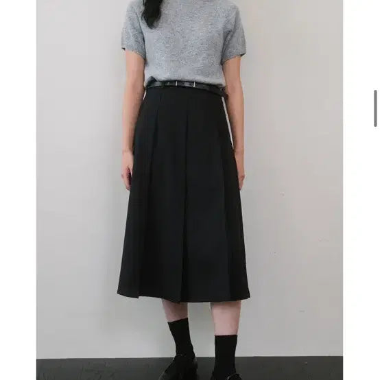 [BUNJANG] LAMINATES Pleated Skirt M / 라미네즈 플리츠스커트 M