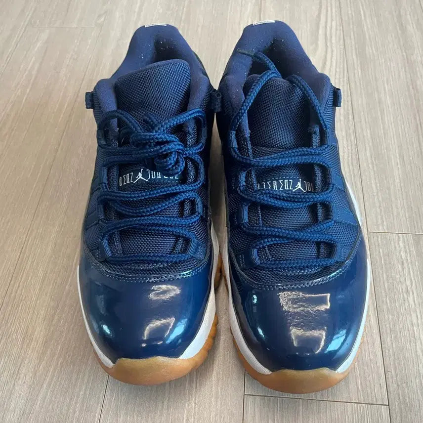 [BUNJANG] Nike Air Jordan 11 Low Navy Black 260 Shoes / 나이키 에어조던11 로우 네이비 검 260