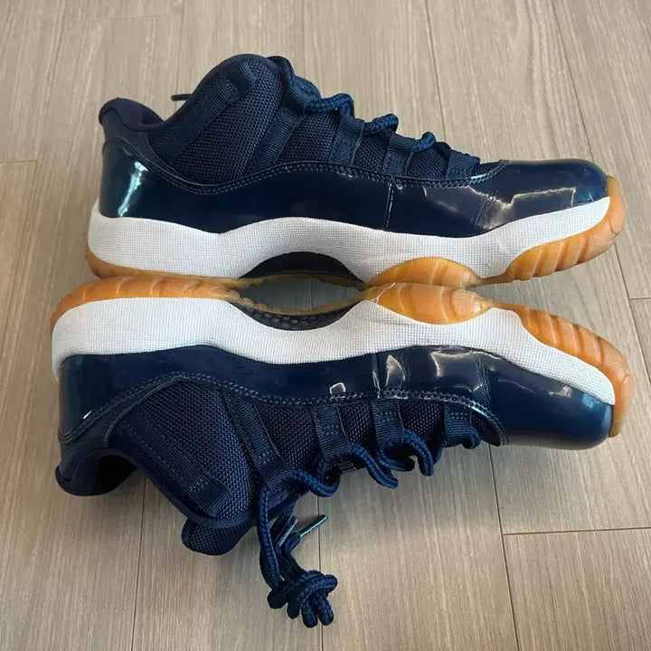 [BUNJANG] Nike Air Jordan 11 Low Navy Black 260 Shoes / 나이키 에어조던11 로우 네이비 검 260