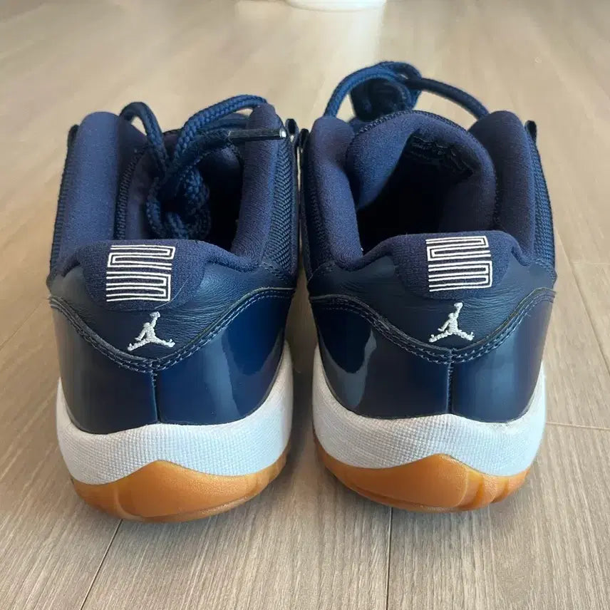 [BUNJANG] Nike Air Jordan 11 Low Navy Black 260 Shoes / 나이키 에어조던11 로우 네이비 검 260