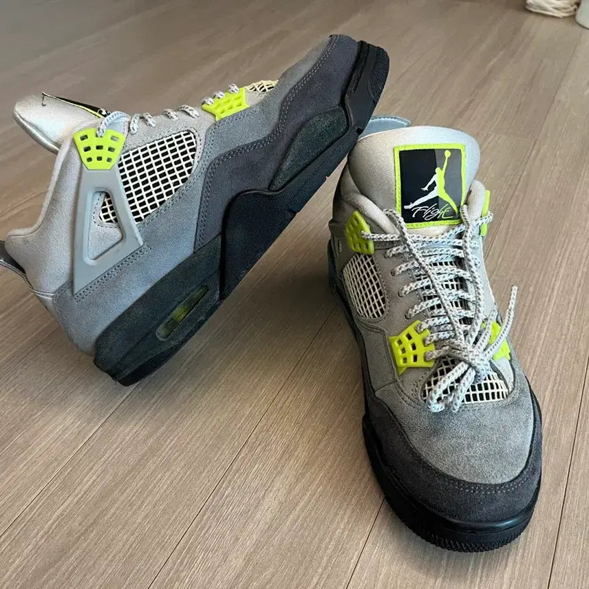 [BUNJANG] Nike Air Jordan 4 Neon 95 Sneakers / 나이키 에어조던4 네온95 형광 265