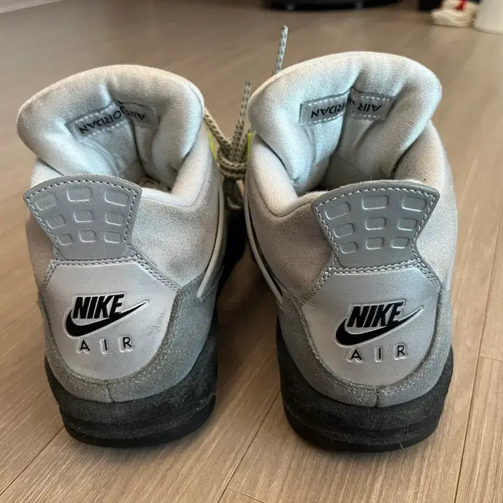 [BUNJANG] Nike Air Jordan 4 Neon 95 Sneakers / 나이키 에어조던4 네온95 형광 265