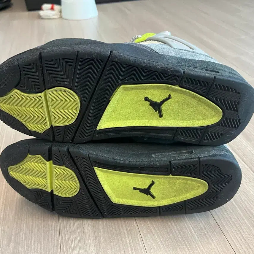 [BUNJANG] Nike Air Jordan 4 Neon 95 Sneakers / 나이키 에어조던4 네온95 형광 265