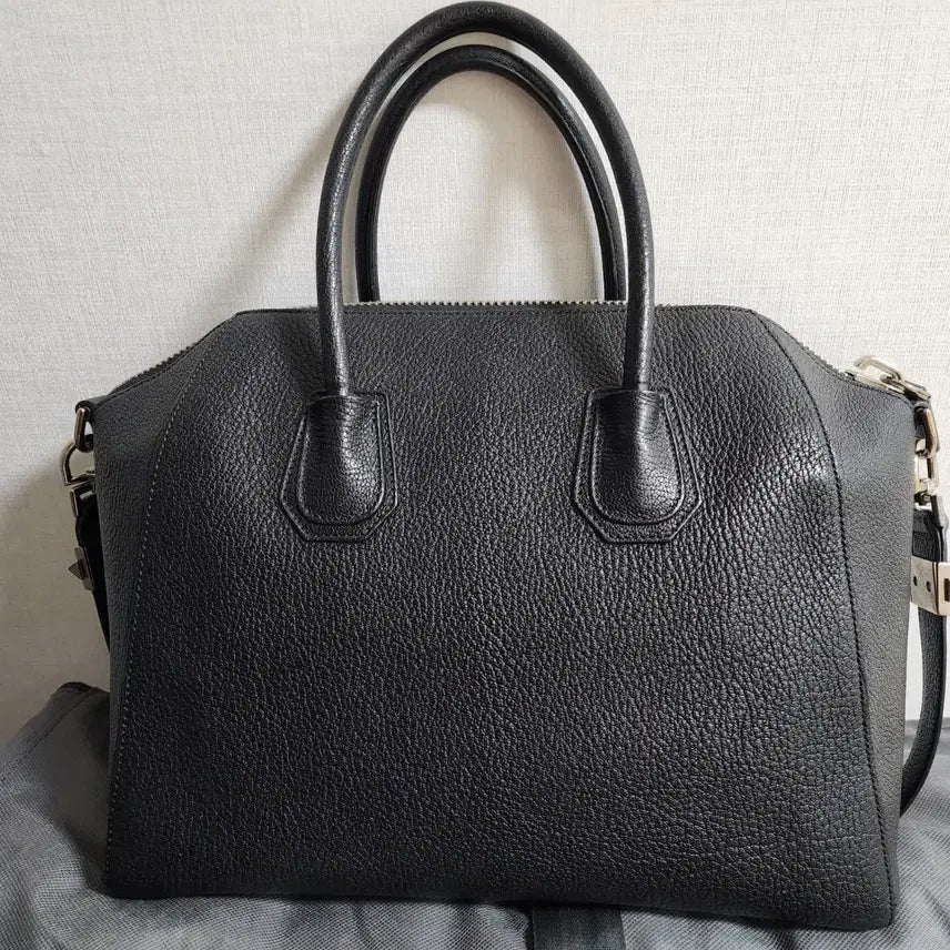 [BUNJANG] Givenchy Antigona Grain Leather Small Tote Bag Black / 지방시 안티고나 블랙 토트백 스몰(정품)