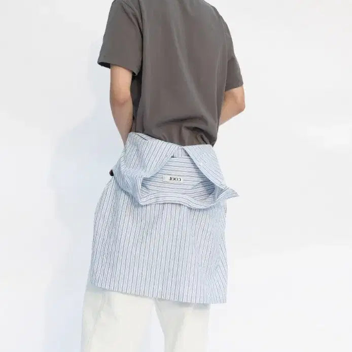 [SOLD OUT] 쿠어 데미지드 크롭 티셔츠 coor 팝니다
