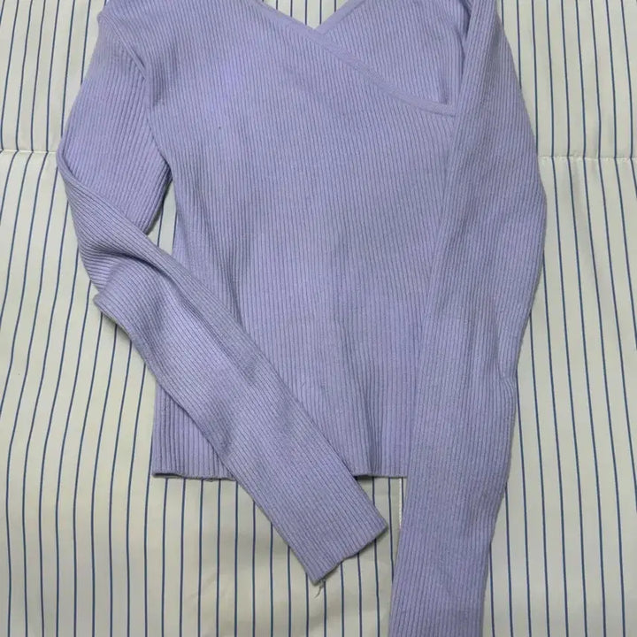 [BUNJANG] Pebit Lab Reversible Knit Top / 퍼빗 랩 니트 앞뒤착용 라일락