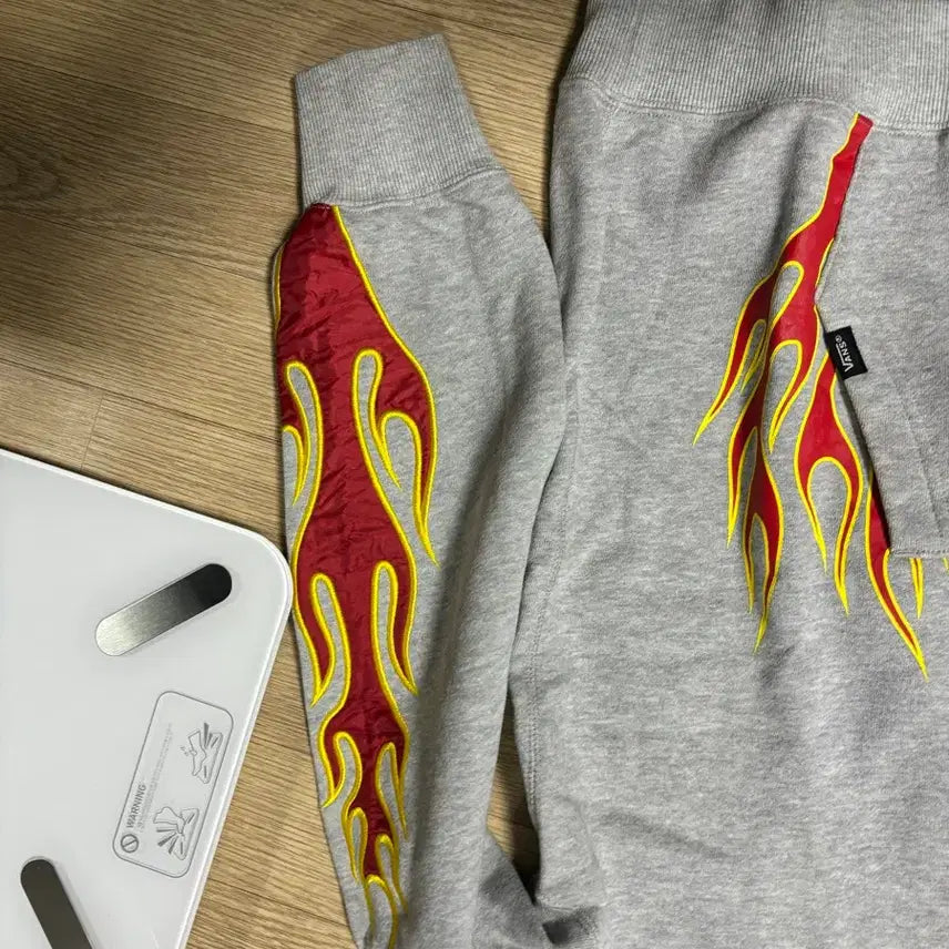 [BUNJANG] Vans Flame Hoodie (Japanese Limited Edition) - Size L / 반스 플레임 후드 일본한정판 L 사이즈(105)