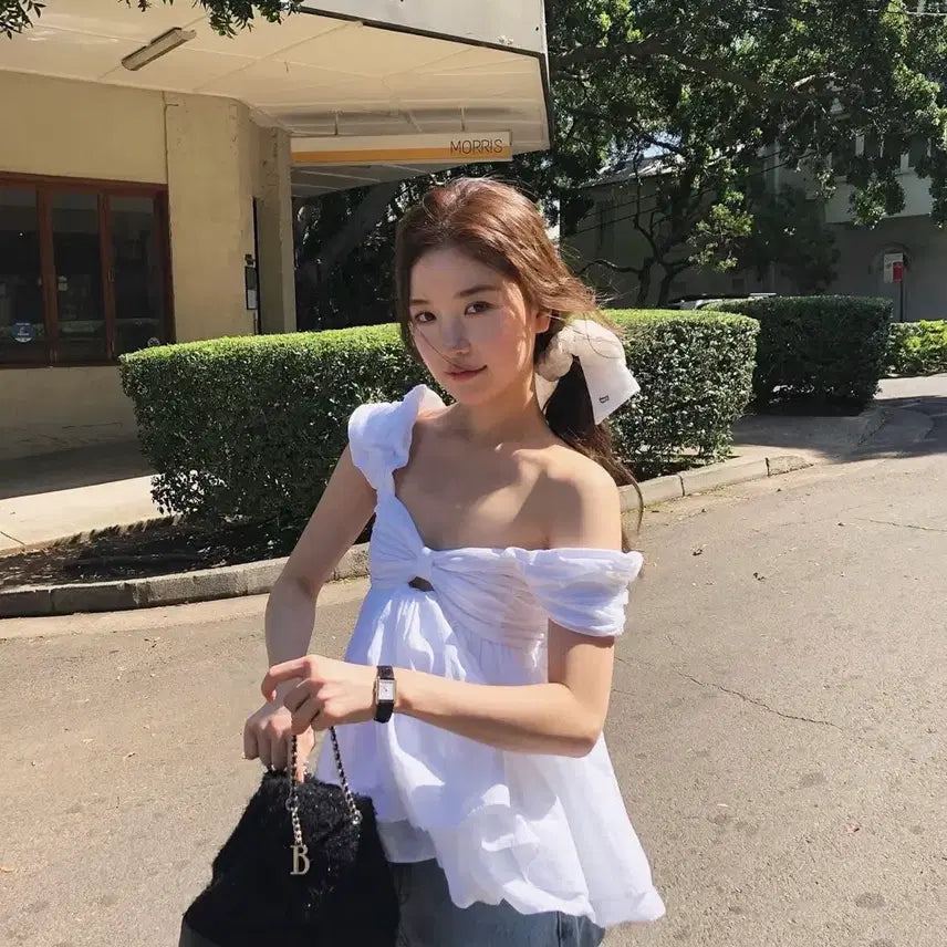 [BUNJANG] The Vanet Magnolia Off-Shoulder White Top Blouse / 더바넷 magnolia 매그놀리아 오프숄더 화이트 탑 나시 블라우스