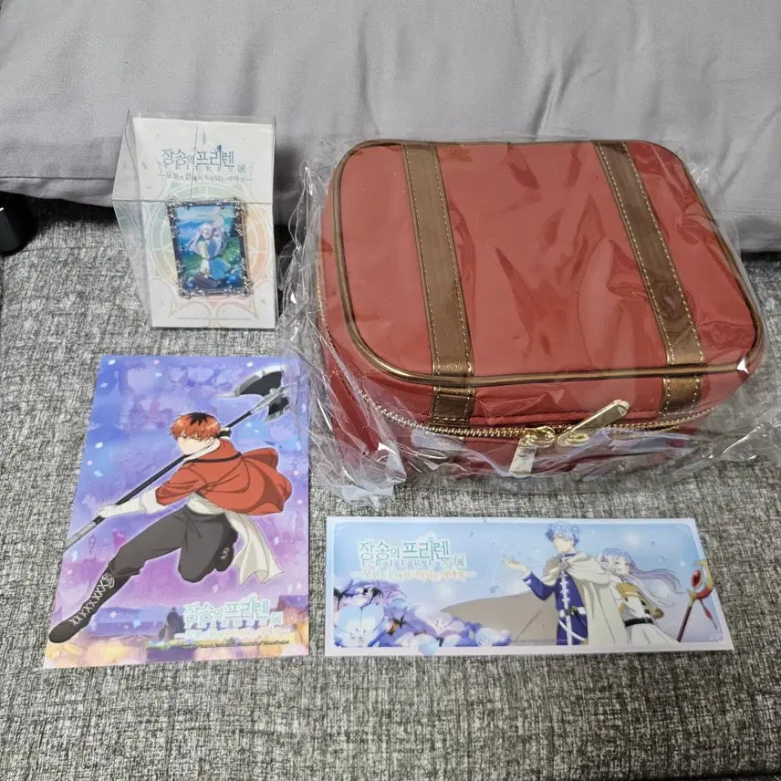 [BUNJANG] Frieren Exhibition Bundle Set / [판매] 프리렌전 프리렌 전시회 특전 입장 티켓 엽서 금속뱃지 미믹파우치