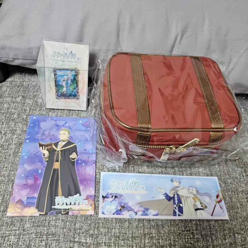 [BUNJANG] Frieren Exhibition Bundle Set / [판매] 프리렌전 프리렌 전시회 특전 입장 티켓 엽서 금속뱃지 미믹파우치