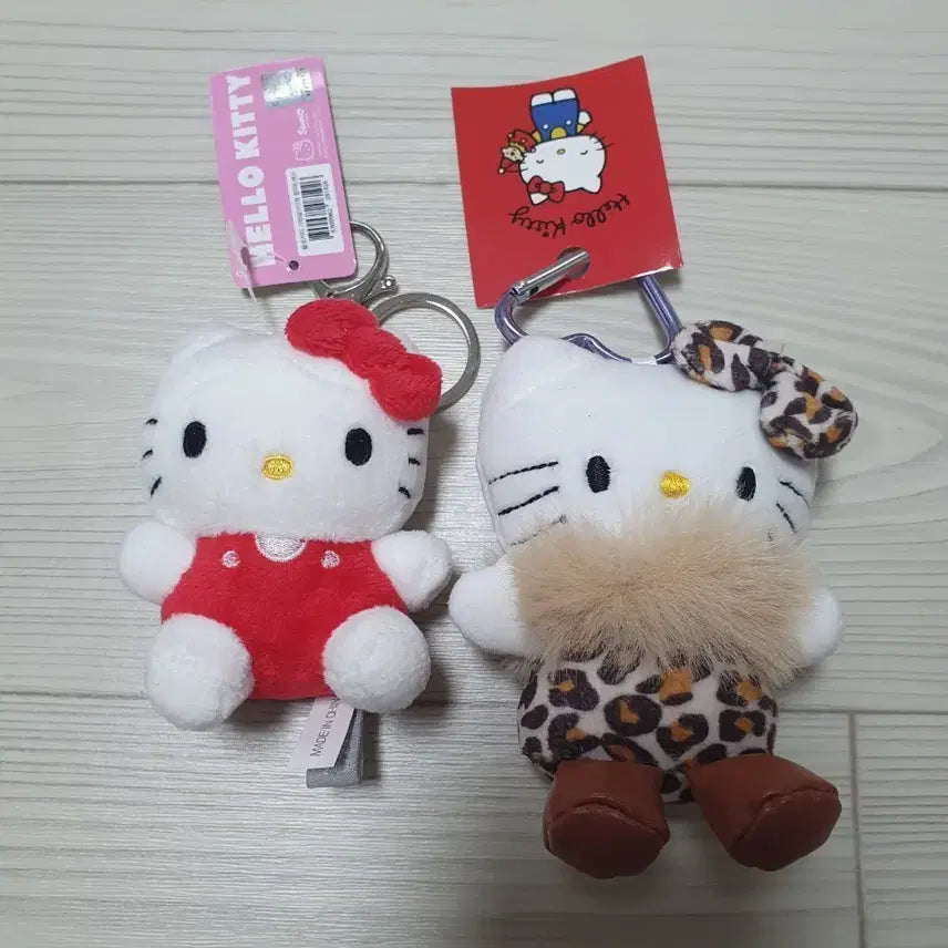 [BUNJANG] Hello Kitty Doll Keychain Set (2 Types) / 헬로키티 인형 키링 2종 세트