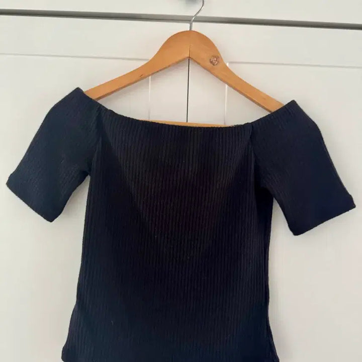 [BUNJANG] H&amp;M Off-Shoulder Ribbed Knit Top / H&amp;M 블랙 오프숄더 골지 반팔 니트 US S