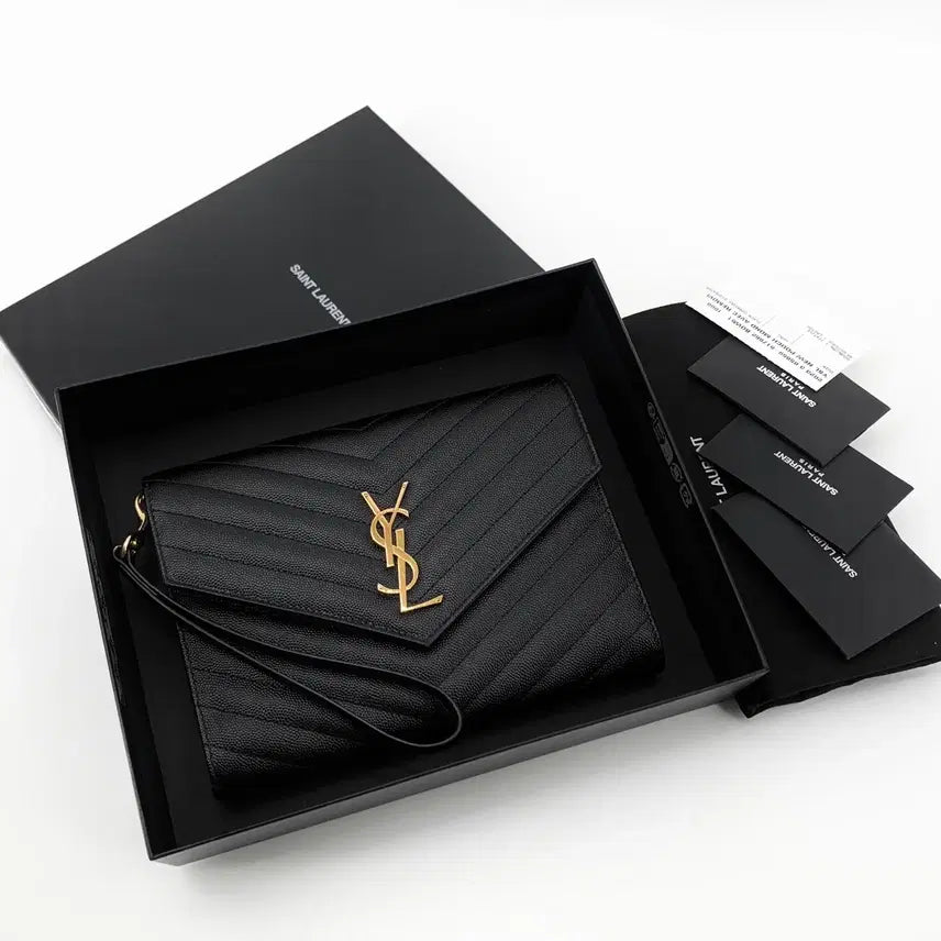 [SOLD OUT] 생로랑 모노그램 엔벨롭 클러치 617662