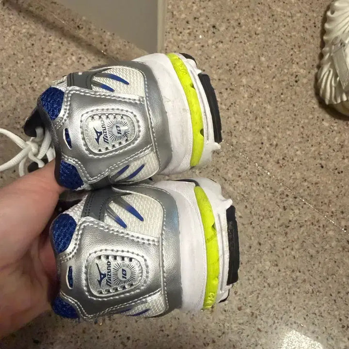 [BUNJANG] Mizuno Wave Rider Sneakers (Size 250) / 미즈노 웨이브라이더 운동화 250