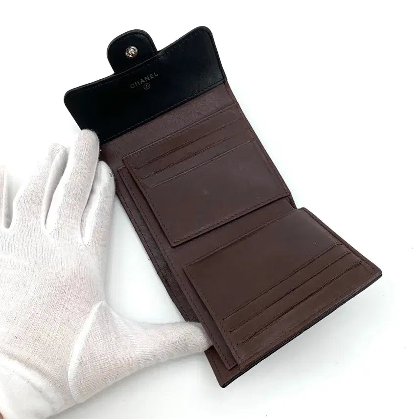 [SOLD OUT] 샤넬 클래식 램스킨 은장로고 반지갑