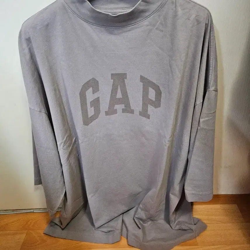 [SOLD OUT] 국내 110~115) 이지 갭 엔지니어드 바이 발렌시아가 도브 3/4