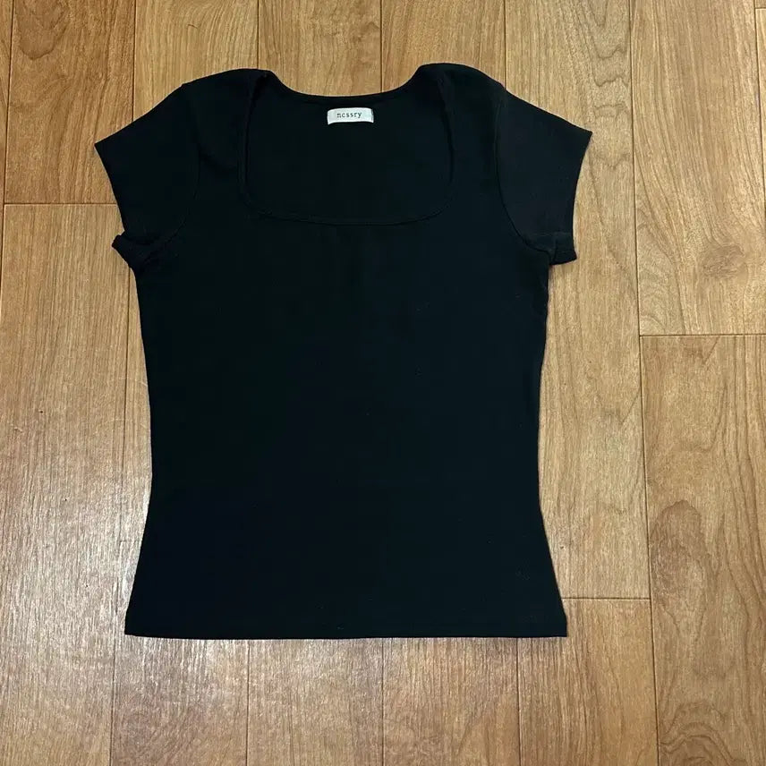 [BUNJANG] Ncssry Square U-Neck Short Sleeve Top - Black / 네세서리 스퀘어 유넥 반팔 티 - 블랙
