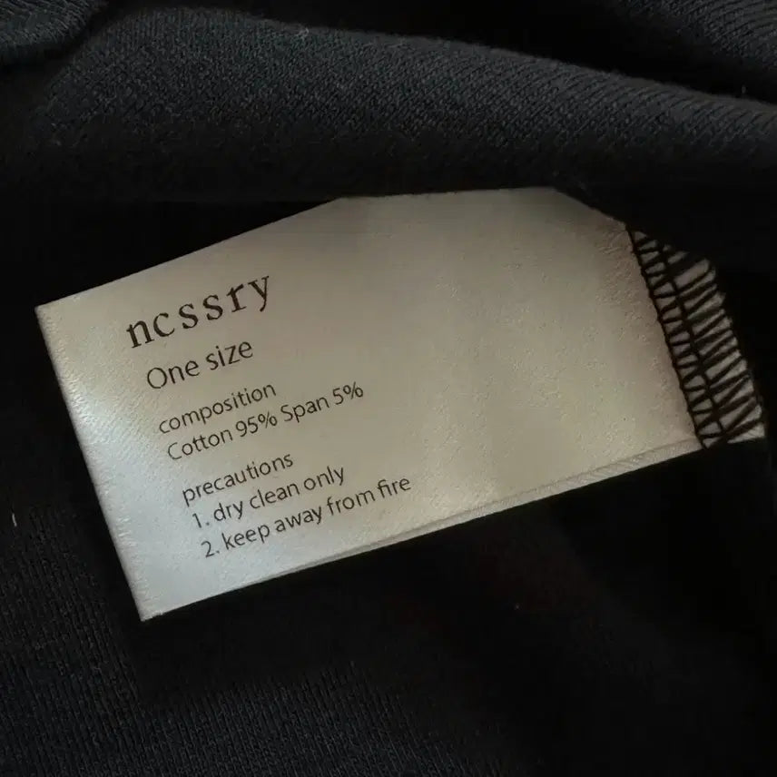 [BUNJANG] Ncssry Square U-Neck Short Sleeve Top - Black / 네세서리 스퀘어 유넥 반팔 티 - 블랙