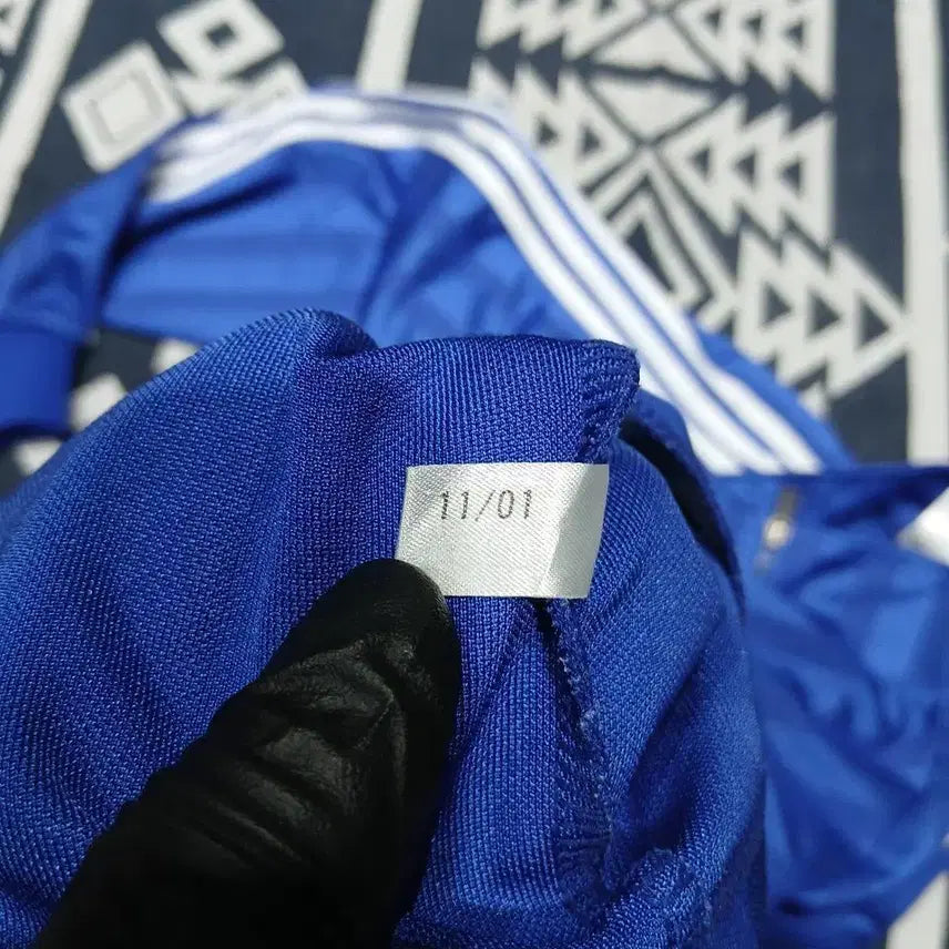 [BUNJANG] Adidas 00s Blue White Striped Pattern Raglan Shirt / 나이키 화이트 네이비 네온오렌지 배색 스우시 로고 라이닝 레글런 루즈핏