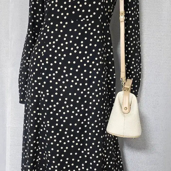 [BUNJANG] 8 Seconds Black Polka Dot Banded Dress / 8세컨즈 옆자크 뒤 밴드 검정 땡땡이