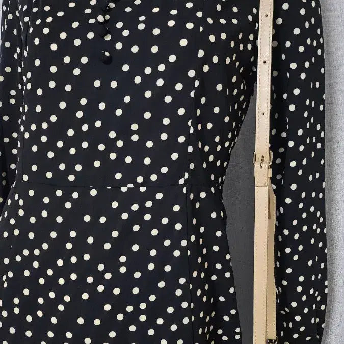 [BUNJANG] 8 Seconds Black Polka Dot Banded Dress / 8세컨즈 옆자크 뒤 밴드 검정 땡땡이