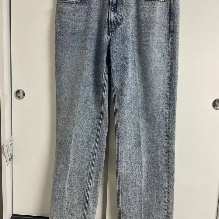 [BUNJANG] 타임옴므 워시드 연청 데님(24SS) / 타임옴므 워시드 연청 데님(24SS)