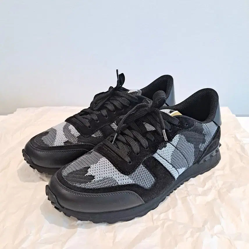 [SOLD OUT] 발렌티노 락러너 카모플라쥬 스니커즈 EU43