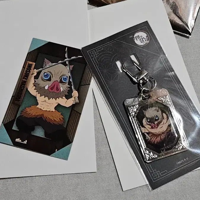 [BUNJANG] Demon Slayer Inosuke Metal Keyring with Photocard / cgv 귀칼 이노스케 메탈키링[포카 포함]