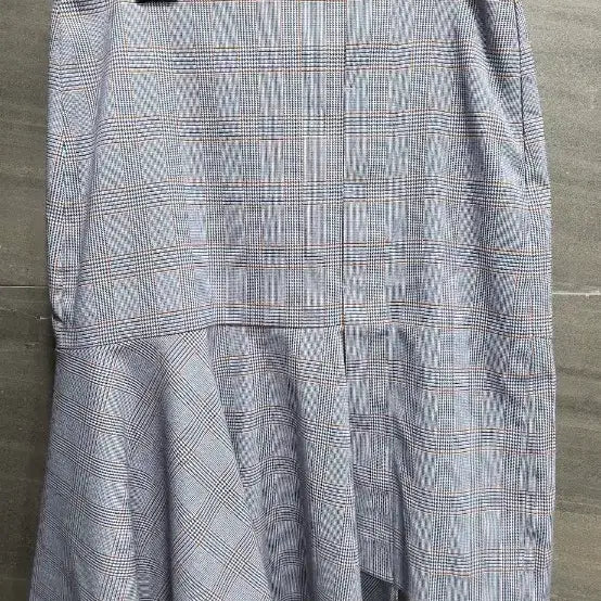 [BUNJANG] JUCY JUDY Checkered Asymmetrical Skirt / JUCY JUDY쥬시쥬디, 체크 패턴 언발란스 훌스커트 28