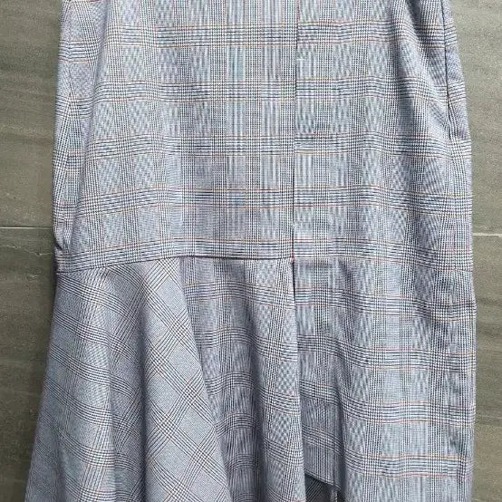 [BUNJANG] JUCY JUDY Checkered Asymmetrical Skirt / JUCY JUDY쥬시쥬디, 체크 패턴 언발란스 훌스커트 28