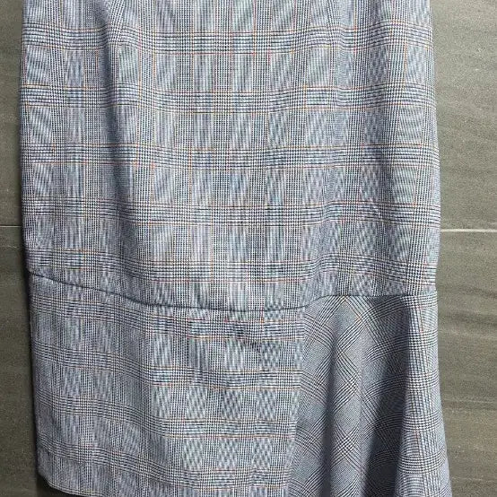 [BUNJANG] JUCY JUDY Checkered Asymmetrical Skirt / JUCY JUDY쥬시쥬디, 체크 패턴 언발란스 훌스커트 28