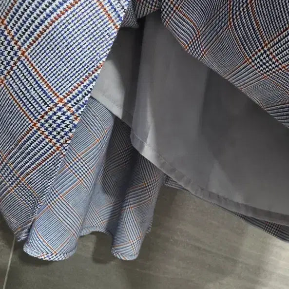 [BUNJANG] JUCY JUDY Checkered Asymmetrical Skirt / JUCY JUDY쥬시쥬디, 체크 패턴 언발란스 훌스커트 28