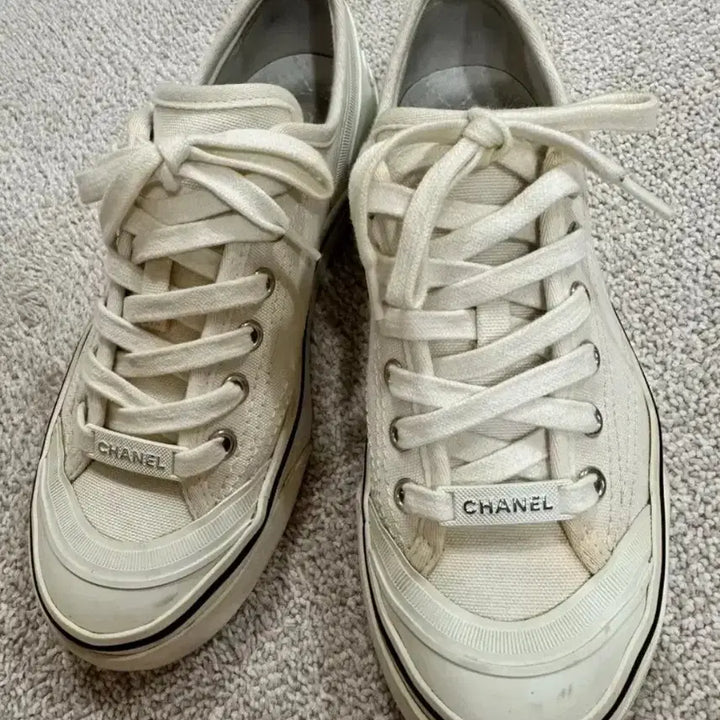 [BUNJANG] Chanel Canvas Sneakers Ivory / 샤넬 캔버스 스니커즈 아이보리
