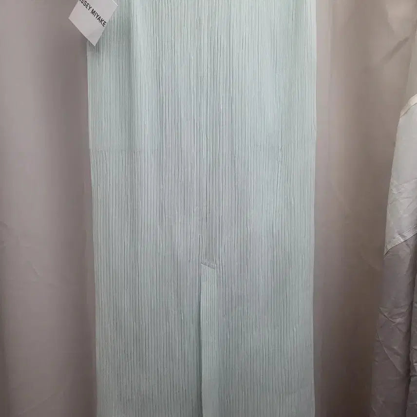 [SOLD OUT] 이세이미야케 해칭 스커트 민트 1사이즈 판매해요