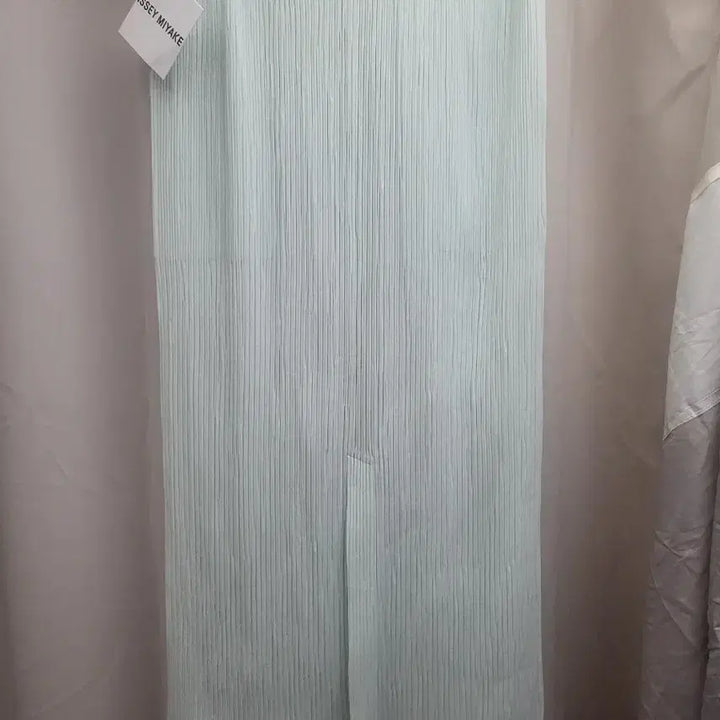 [SOLD OUT] 이세이미야케 해칭 스커트 민트 1사이즈 판매해요