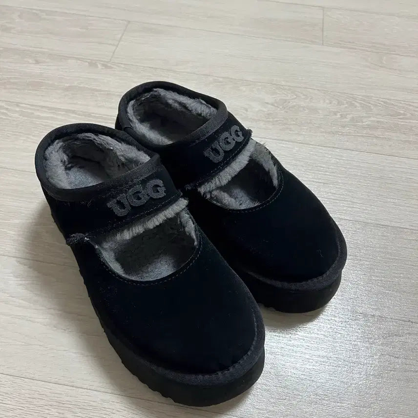 [BUNJANG] UGG Mary Jane Platform Shoes / UGG어그 메리제인 플랫폼 37