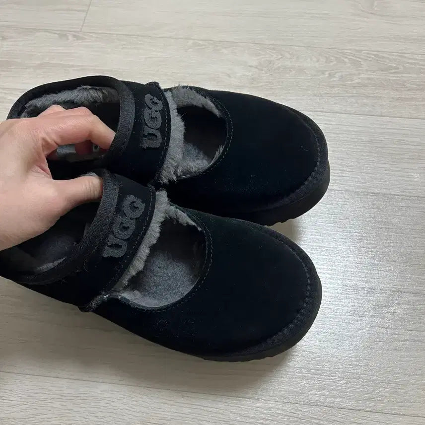 [BUNJANG] UGG Mary Jane Platform Shoes / UGG어그 메리제인 플랫폼 37