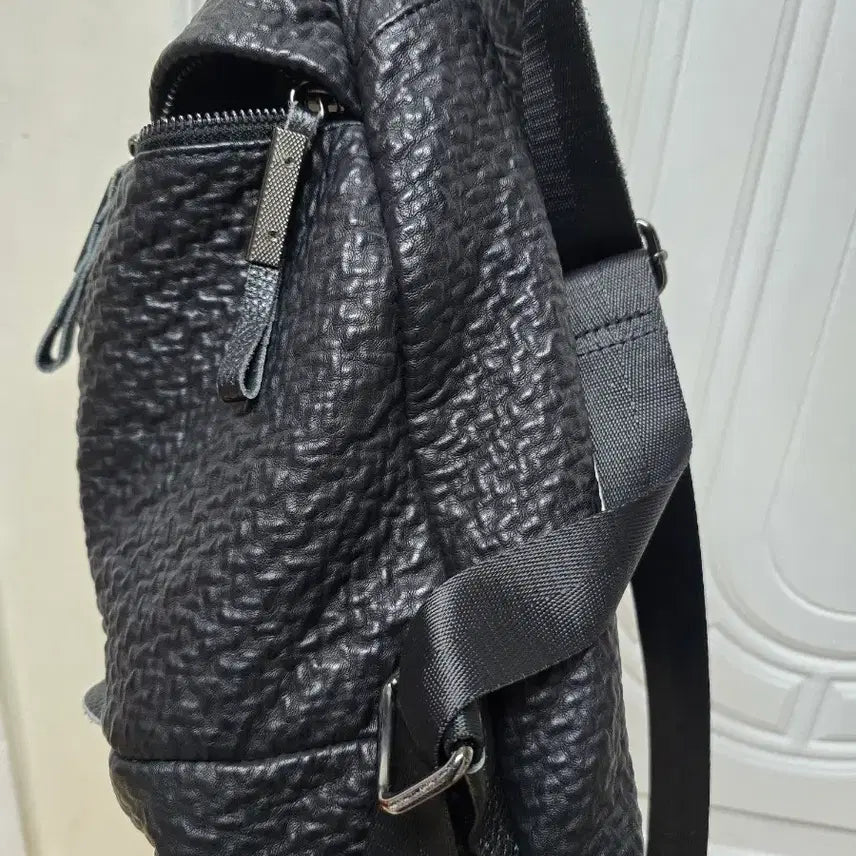 [BUNJANG] Black Faux Leather Backpack / 인조가죽 백팩가방
