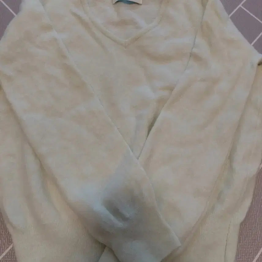 [BUNJANG] Assorted Clothing Items / 티셔츠/셔츠/바지/의류