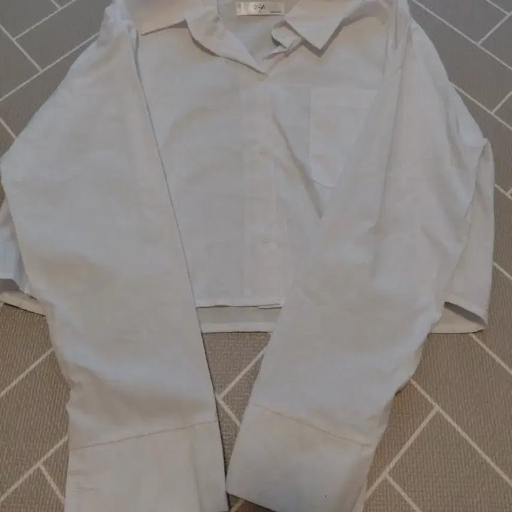 [BUNJANG] Assorted Clothing Items / 티셔츠/셔츠/바지/의류